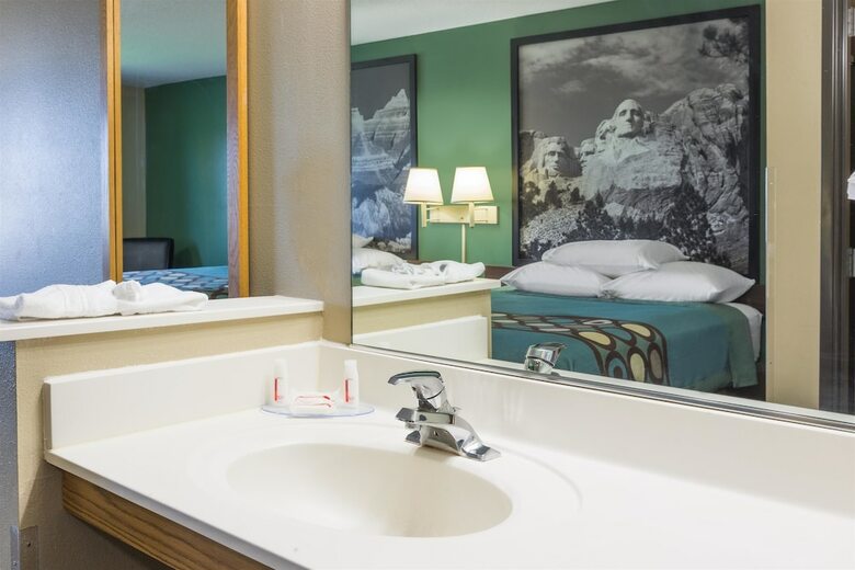 Hotel Super 8 By Wyndham Sioux Falls