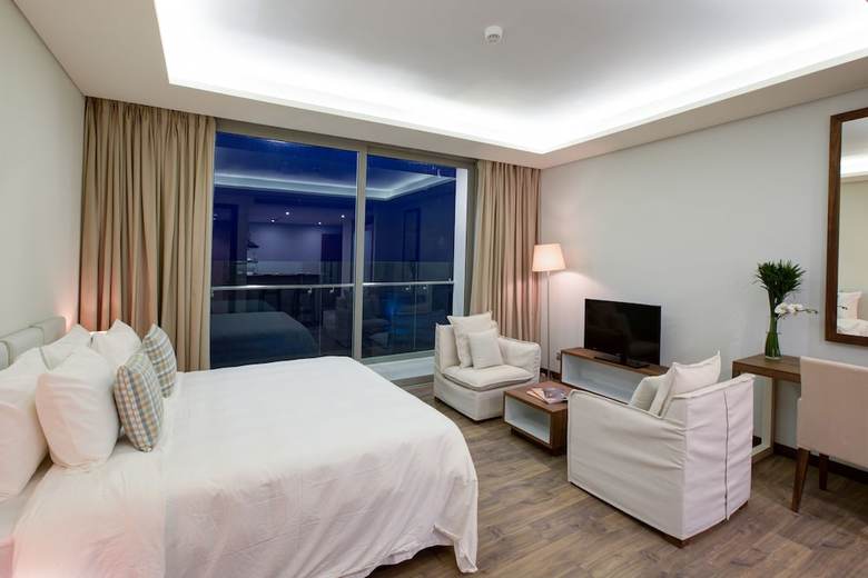 Aparthotel A La Carte Da Nang Beach