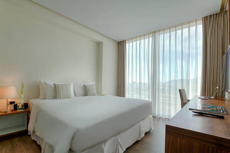 Aparthotel A La Carte Da Nang Beach