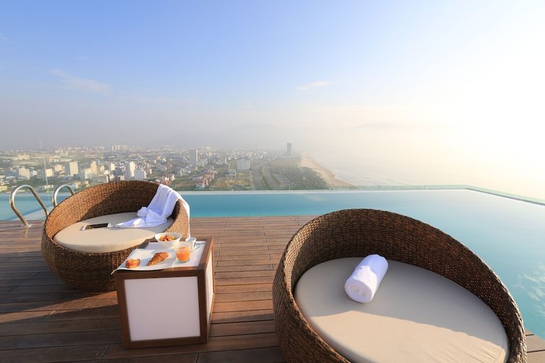 Aparthotel A La Carte Da Nang Beach