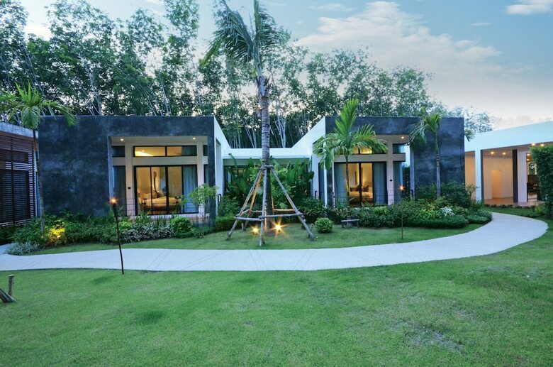 Wanaburi Hotel