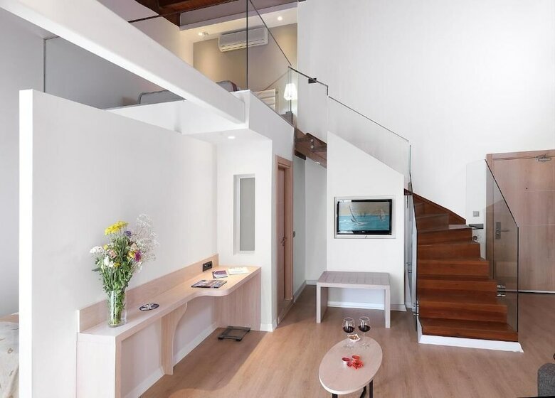 Piril Hotel