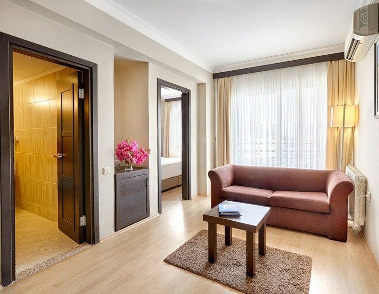 Piril Hotel