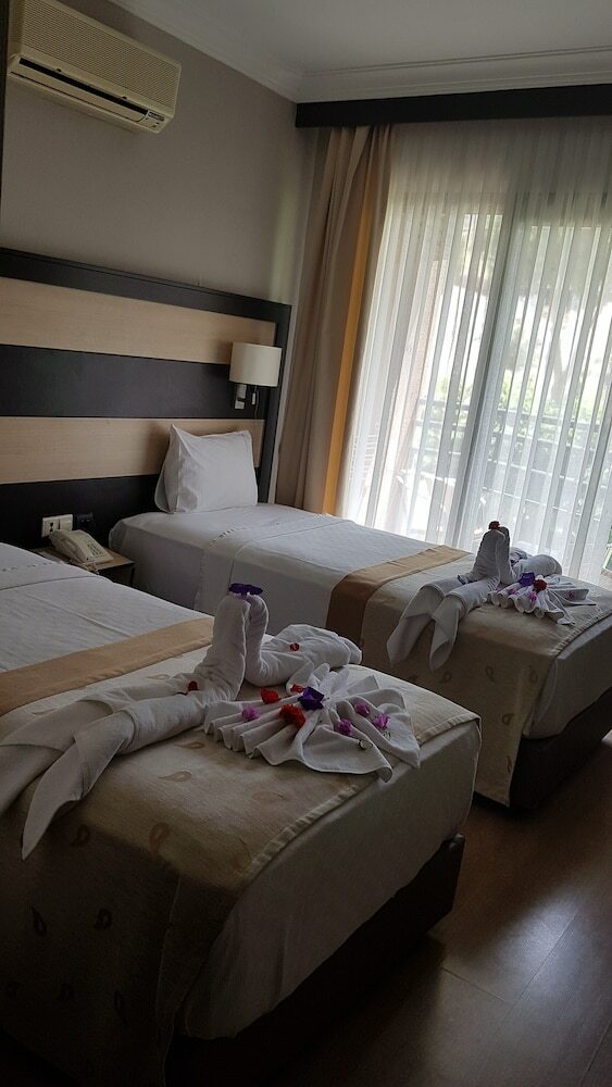 Piril Hotel