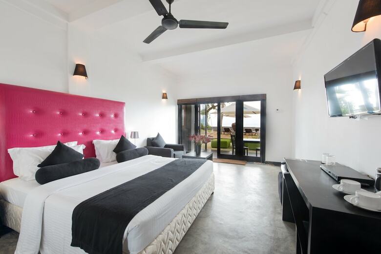 Hotel Cantaloupe Aqua