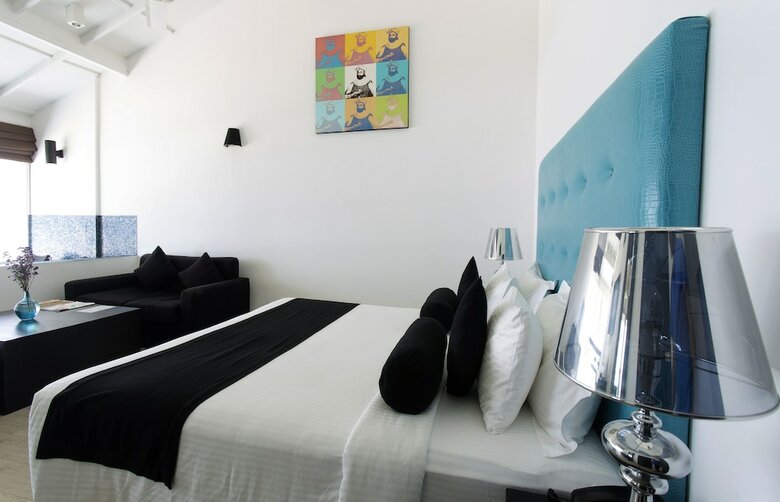 Hotel Cantaloupe Aqua