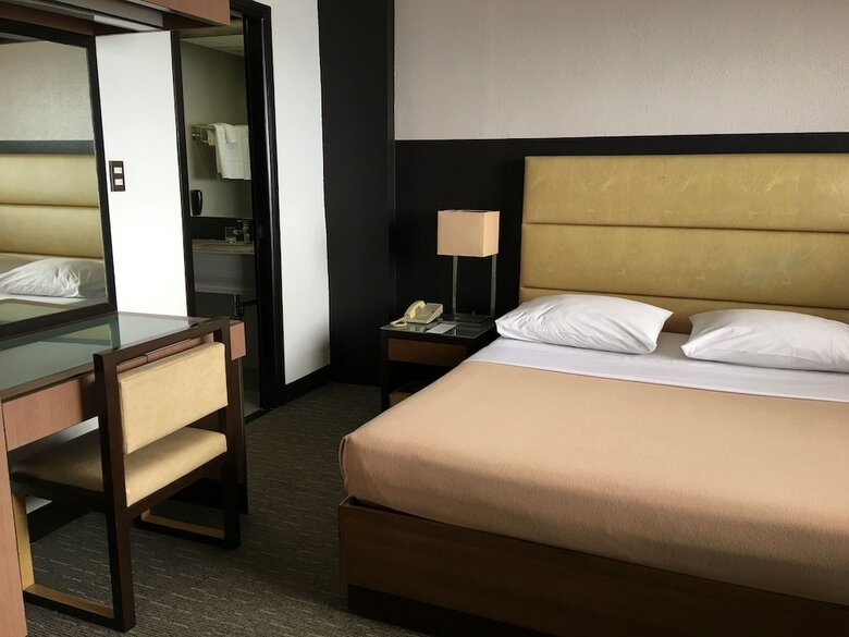 Aparthotel Sunny Bay Suites
