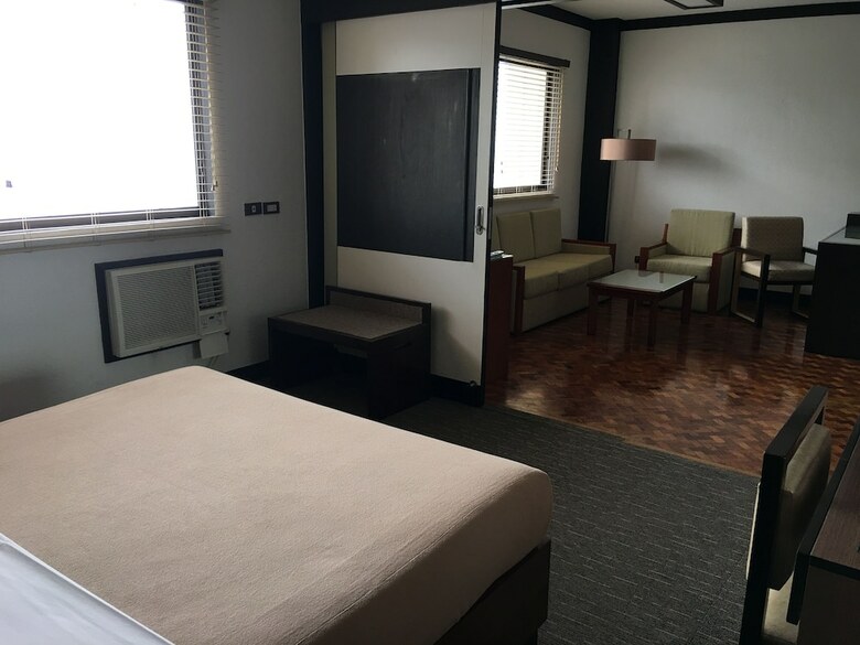 Aparthotel Sunny Bay Suites