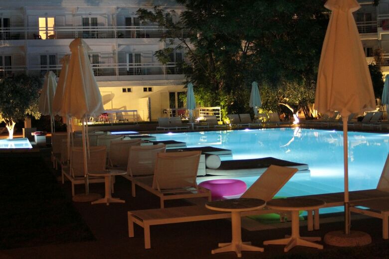Hotel Marathon Beach Resort
