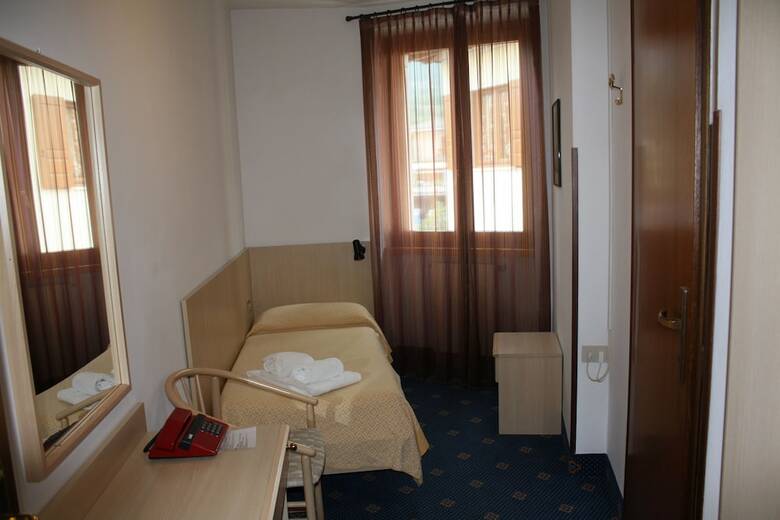 Garn� Hotel Tignale