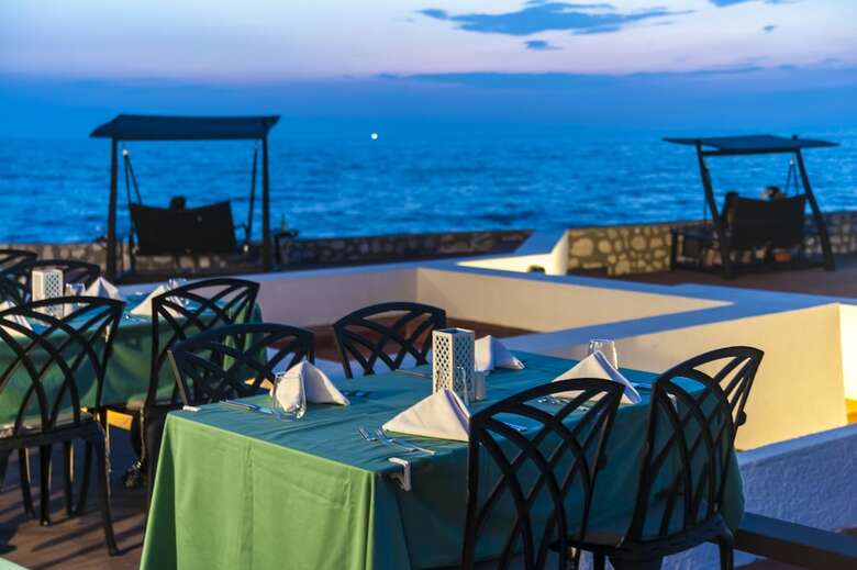Le Bleu Hotel & Resort