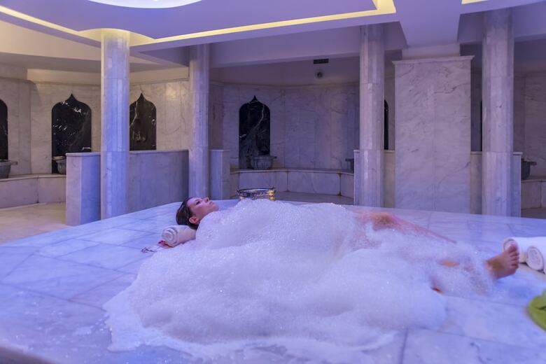 Le Bleu Hotel & Resort