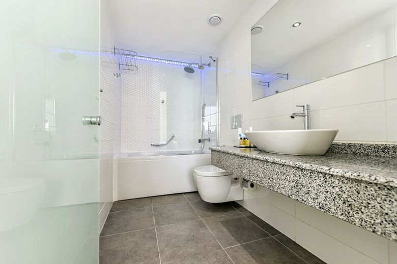 Le Bleu Hotel & Resort