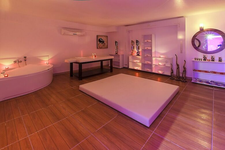 Le Bleu Hotel & Resort