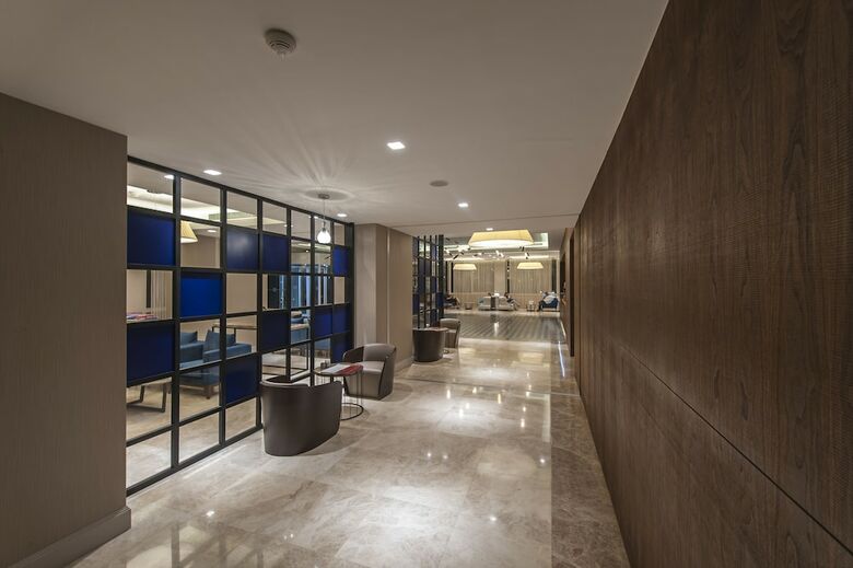 Le Bleu Hotel & Resort