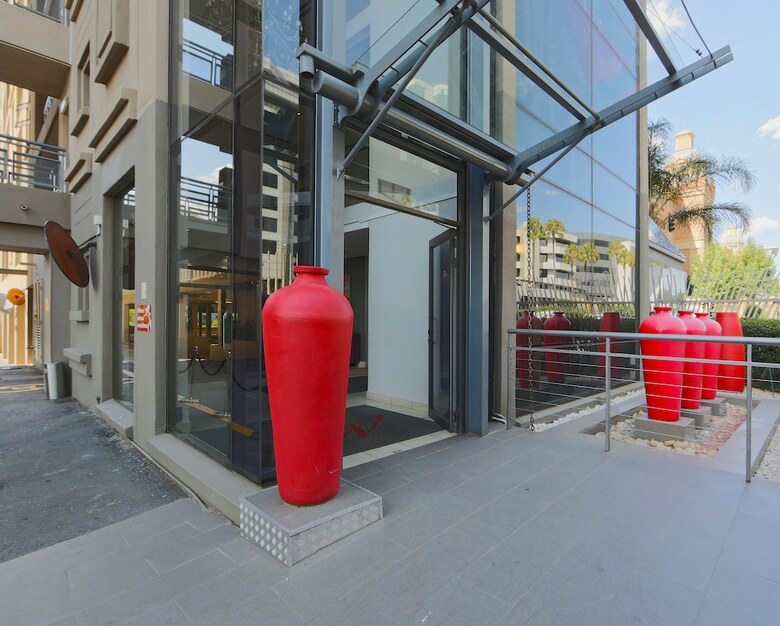 Prestige Apartment Sandton At Westpoint