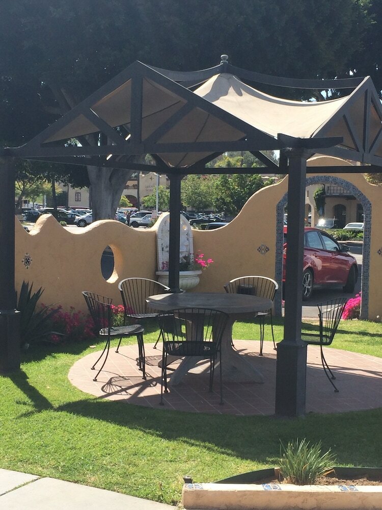 Motel Oasis Inn & Suites