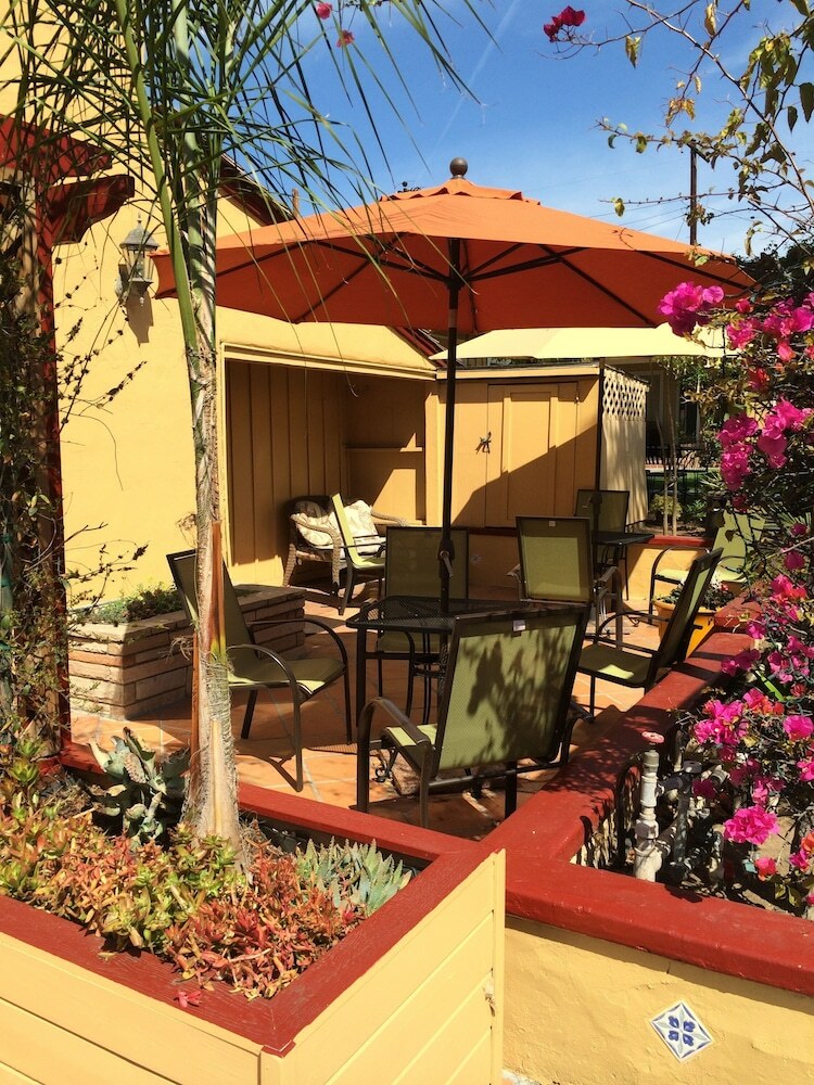 Motel Oasis Inn & Suites