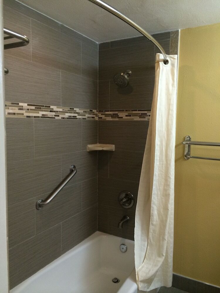 Motel Oasis Inn & Suites