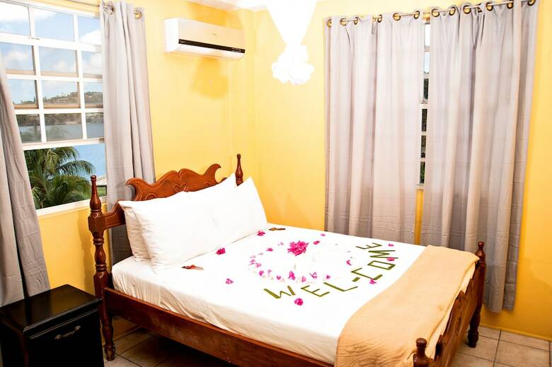 Apartamentos Aanola Villas