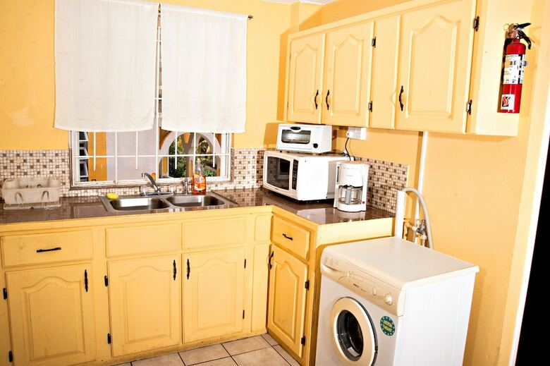 Apartamentos Aanola Villas