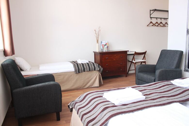 Guesthouse Eleven Hotel