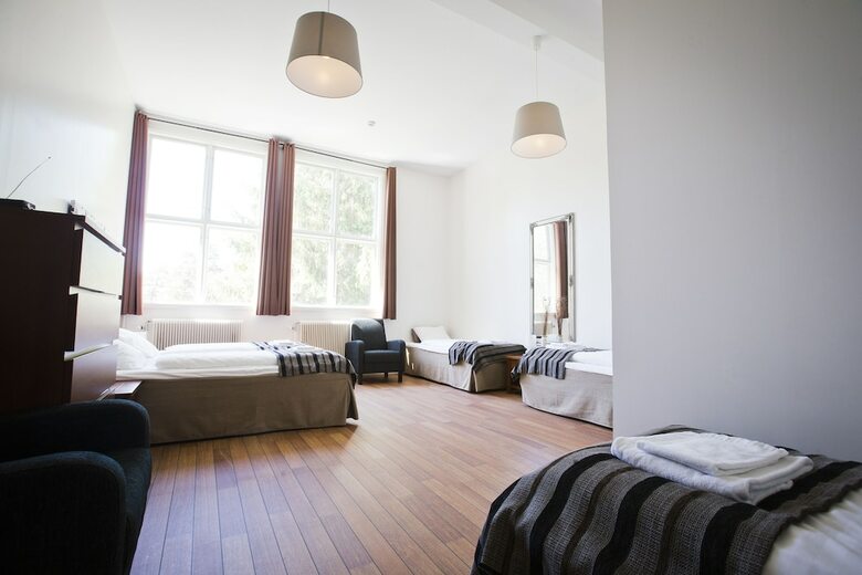Guesthouse Eleven Hotel