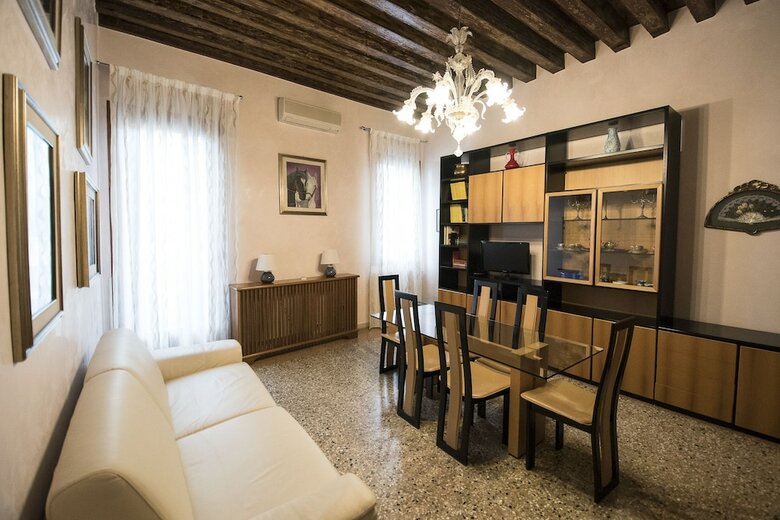 Charming Venice Apartments