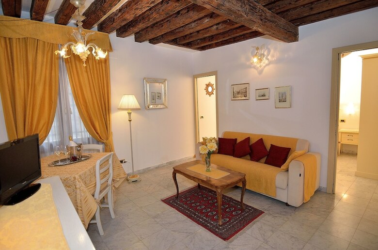 Charming Venice Apartments
