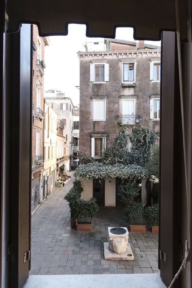 Charming Venice Apartments