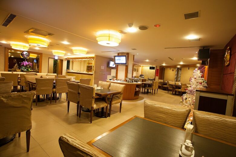 Rich Garden Hotel
