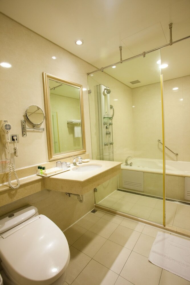 Rich Garden Hotel