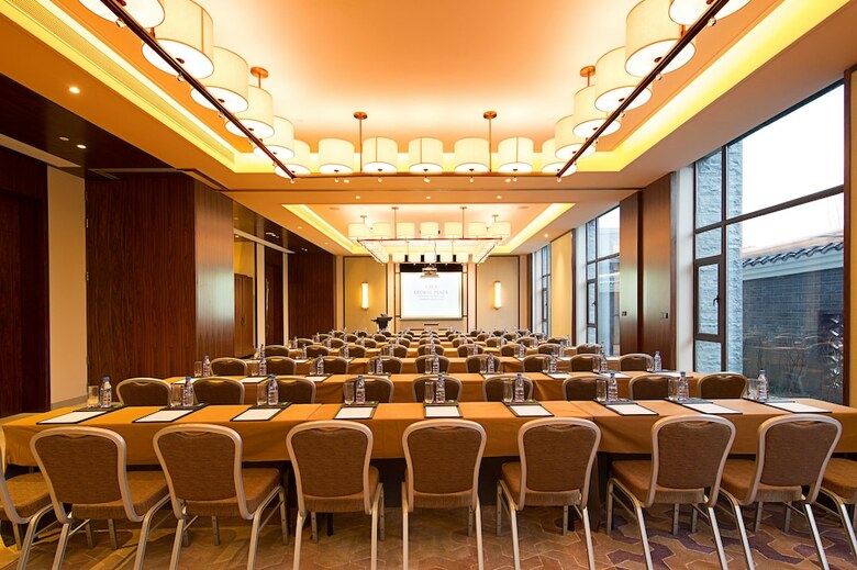 Hotel Crowne Plaza Zhangjiajie Wulingyuan