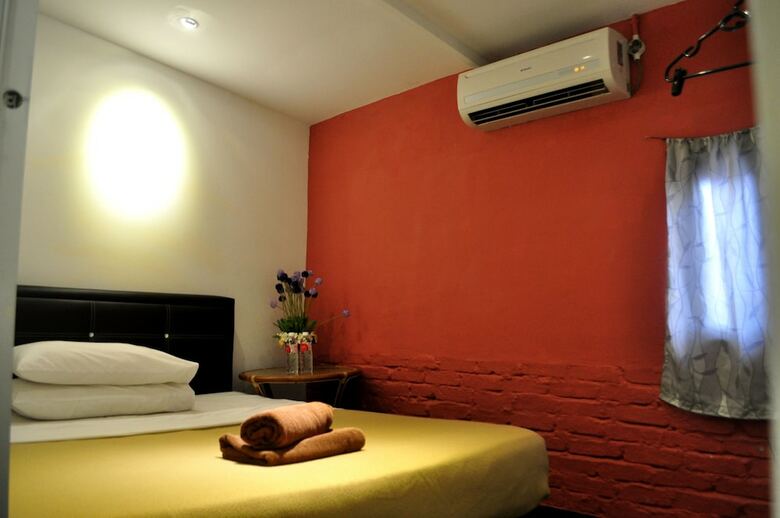 Hotel Monkey Motel & Cafe