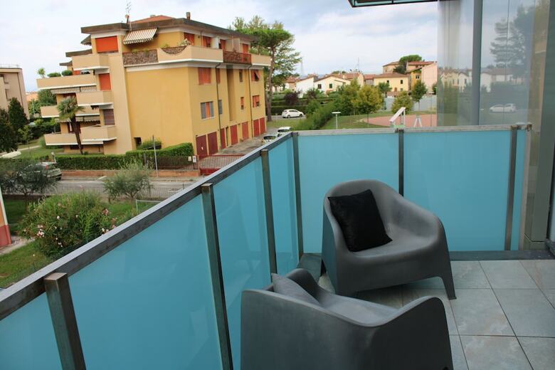 Blue Shades Aparthotel