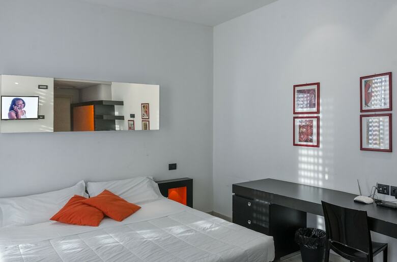 Blue Shades Aparthotel