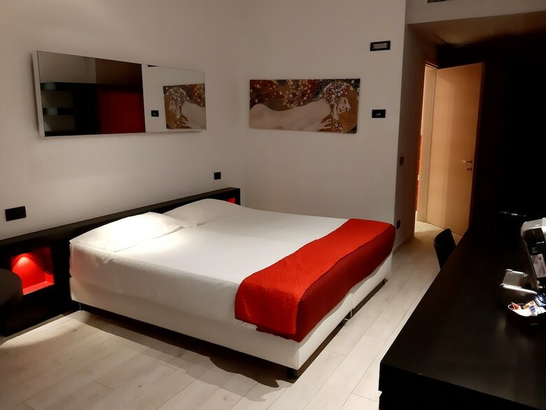 Blue Shades Aparthotel
