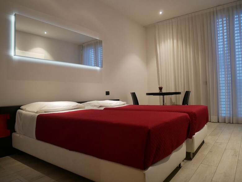 Blue Shades Aparthotel