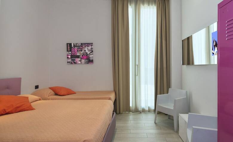 Blue Shades Aparthotel