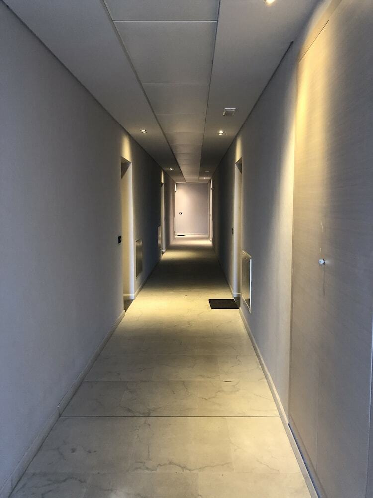 Blue Shades Aparthotel