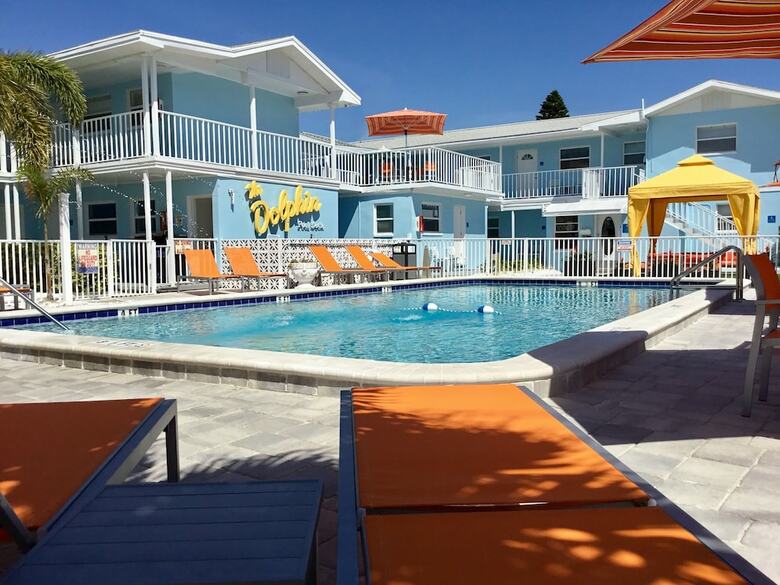 Motel St Pete Beach Suites