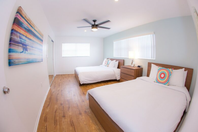 Motel St Pete Beach Suites