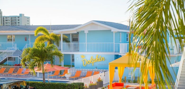 Motel St Pete Beach Suites