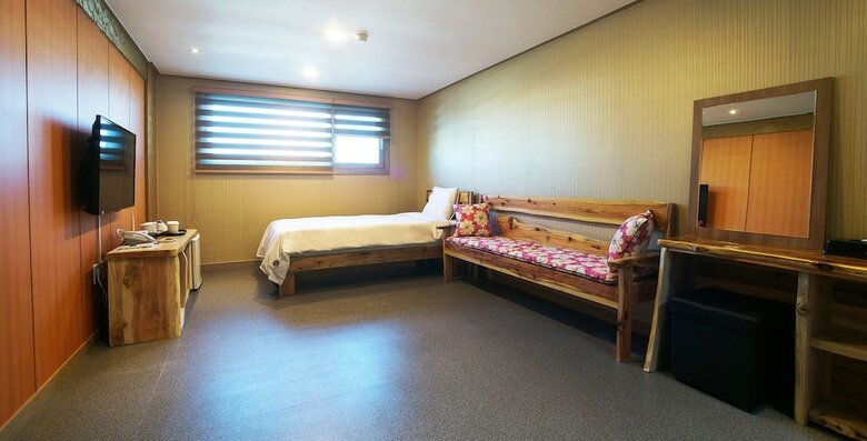J2 Family Hotel Jeju