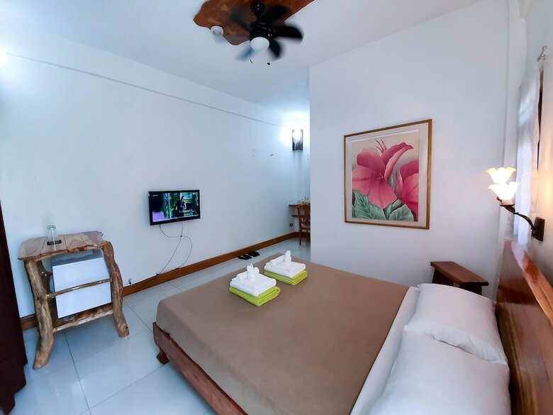 Hotel Cocoloco Boracay Beach Resort