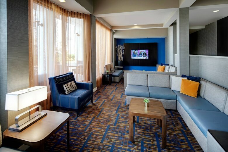 Hotel Courtyard By Marriott Addison Midway