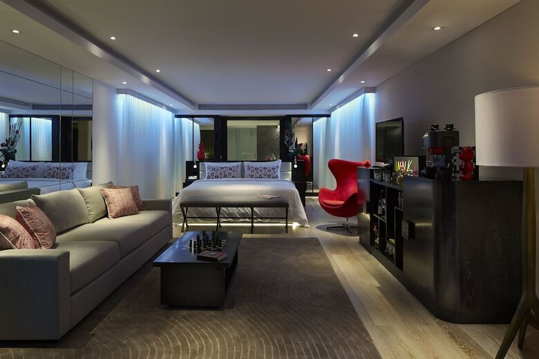 Double-six Luxury Hotel