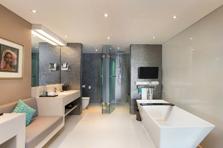 Double-six Luxury Hotel