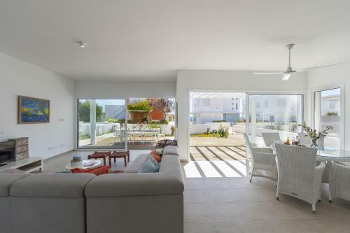 Oceania Villa