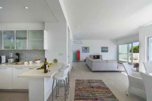 Oceania Villa